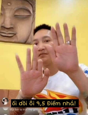 Thầy Huấn 9.5 điểm vang danh mạng xã hội