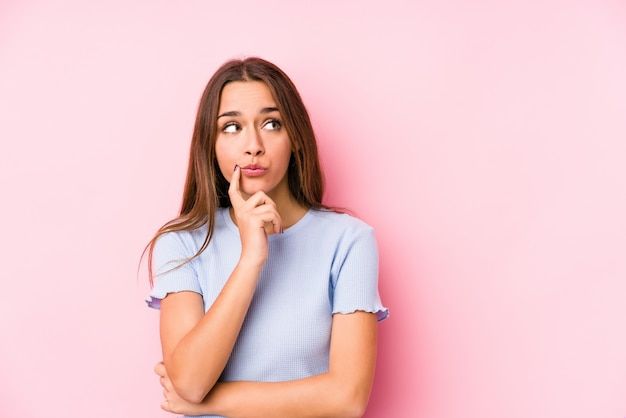 Top loạt ảnh meme nghi ngờ siêu hot 2025 để ‘bóc phốt’ tình huống vô lý