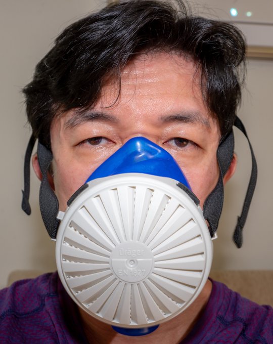 Meme bay màu cần oxy khi bố mẹ cãi nhau