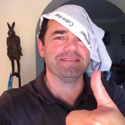 Ảnh chế khoảnh khắc lúng túng muốn chui đất vì sai lầm