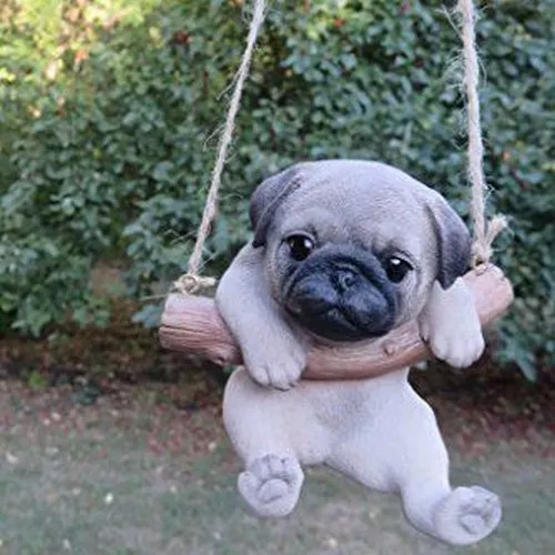 Ảnh troll cún con kinh sợ trốn sau rèm nhỏ