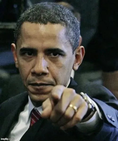 Meme vô tri xoay cú nhấn mạnh bằng hướng chỉ để dồn spotlight rõ nét