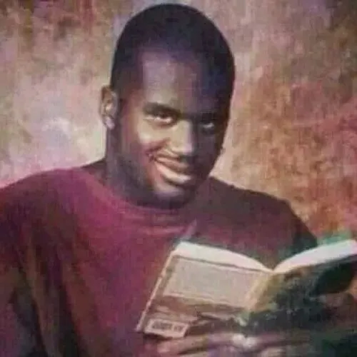 Meme ánh mắt gian cười nham hiểm dẫn dắt cảm xúc người xem