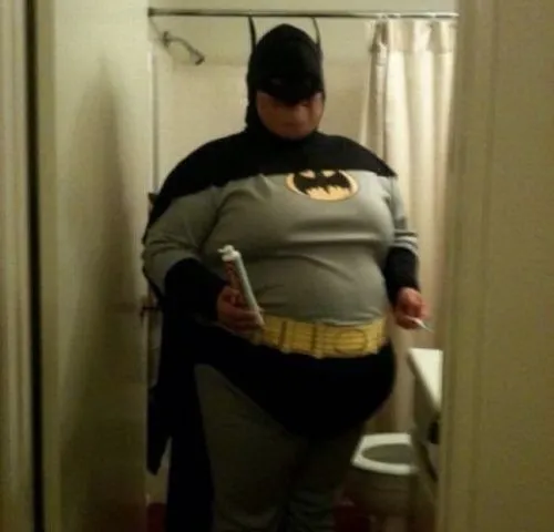 Ảnh troll Hiệp sĩ đêm lướt Batmobile xuyên màn đêm