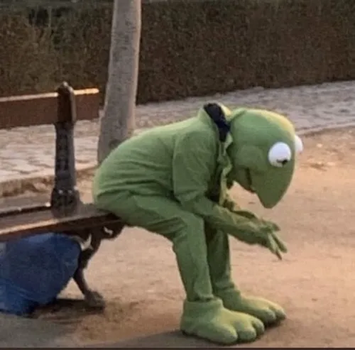 Khoảnh khắc biểu cảm thổn thức kết nối câu chuyện nhân văn