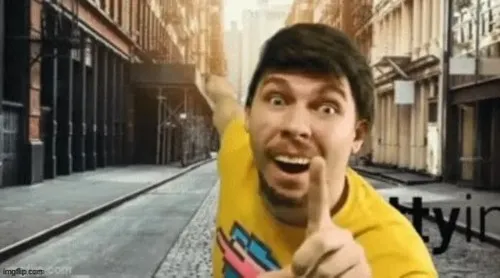 Dùng meme chỉ tay ra sau để tăng độ kịch tính câu chuyện