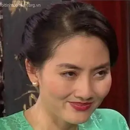 Ảnh troll ánh mắt cười khẩy mang sắc thái lạnh đầy chủ ý