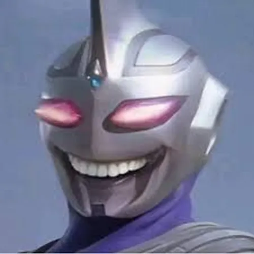 Khi dáng đứng trang nghiêm của Ultraman bị gài vào khoảnh khắc oái oăm bất ngờ