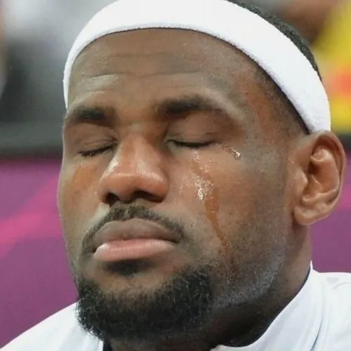 Meme hài xúc động xuất hiện khi kỷ niệm ùa về