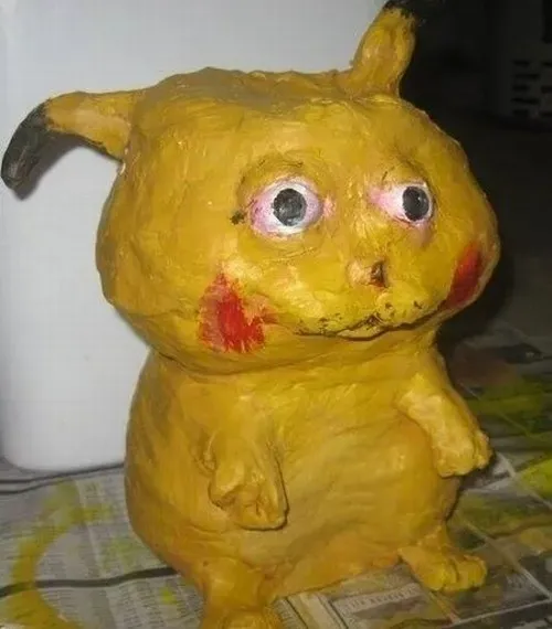 Ảnh meme vui Pikachu cong đuôi tia sét khi bối rối nhẹ
