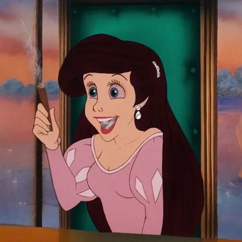 Ảnh vui nàng Disney đối mặt phản diện hoạt hình trong cảnh phá tượng