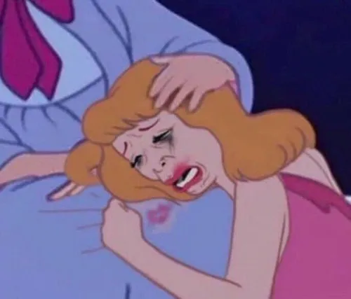 Ảnh chế nàng Disney tạo khoảnh khắc gây cười lan truyền