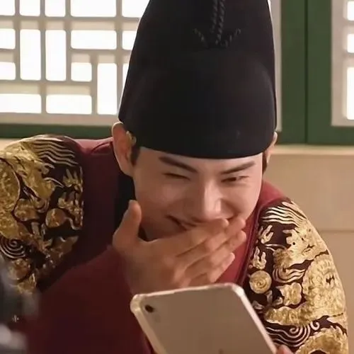 Niềm hứng khởi dâng trào nhờ meme cười rất hợp khi kể chuyện hố hài