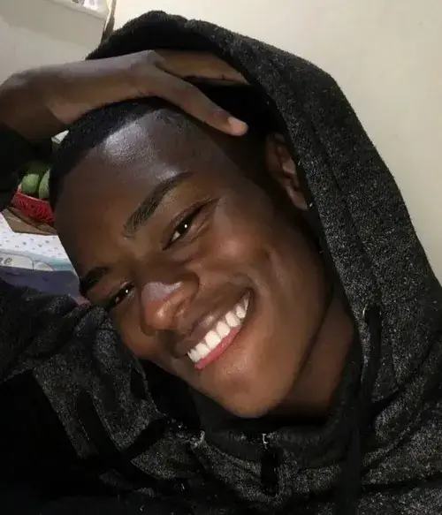 Ảnh vui biểu cảm cười khoái trá kích hoạt phản xạ vui bất chợt