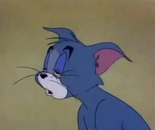 Ảnh vui mèo vụng về nêu cảnh Tom thốn nhẹ giữa dây xui liên hoàn