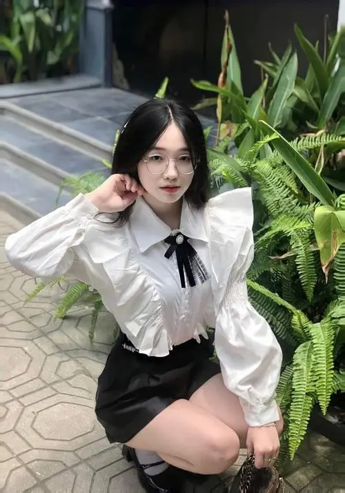 Tải ngay 95 Ảnh Avatar Gái Xinh K5 (2005) với gương mặt trẻ trung da sáng và vẻ đẹp ngại ngùng