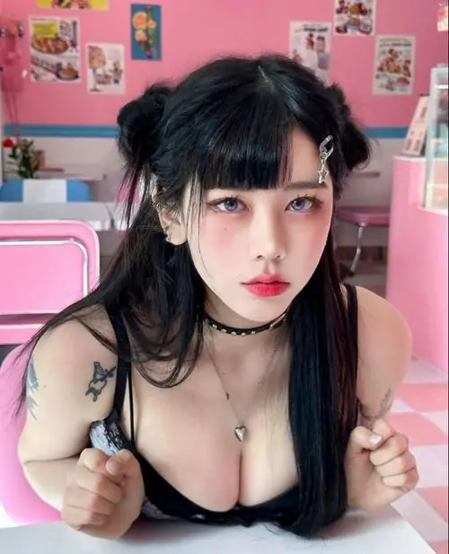 140 Ảnh Gái Xinh Sexy Vòng 1 lớn vóc dáng thon thả làn da trắng mịn đầy quyến rũ