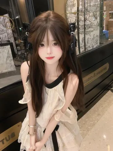 Chân dung mỹ nhân Douyin với lớp nền da thủy tinh căng bóng cùng đôi môi trái tim chúm chím dễ thương đang nhìn thẳng vào ống kính tạo nên một sức hút khó cưỡng đối với tất cả những người ngắm.