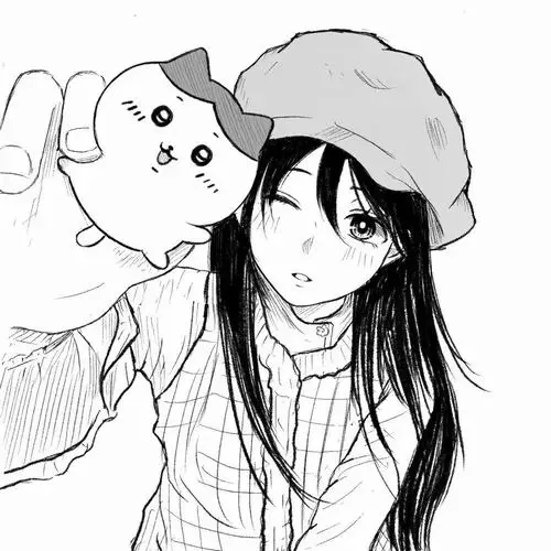 Cô gái tóc bạc buộc tóc thấp đứng trong nhà kính, tay chạm lá monstera, váy liền màu kem khiến khung cảnh mang cảm giác mát và sạch