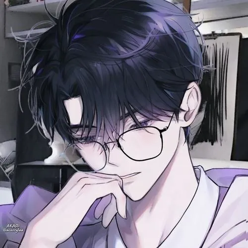 Nam sinh tóc tím than chống tay lên môi, kính tròn và áo sơ mi tím nhạt làm nửa người trong ảnh trông mềm mà vẫn sắc, đậm đổ bóng