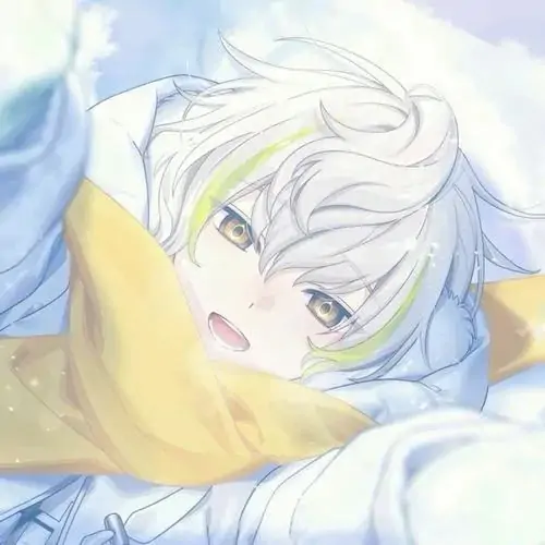 Chàng thợ máy hoạt họa quỳ bên mô tô phân khối lớn, găng tay dính dầu và áo liền quần xám khiến khung ảnh mang vẻ rất rắn rỏi